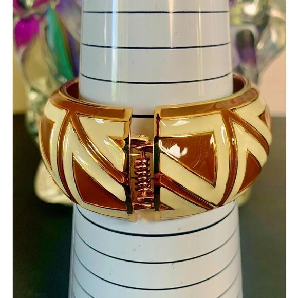 Vintage Sequin Coffee themes Geometric Bold Oval Bracelet, Stamped - Picture 3 of 4